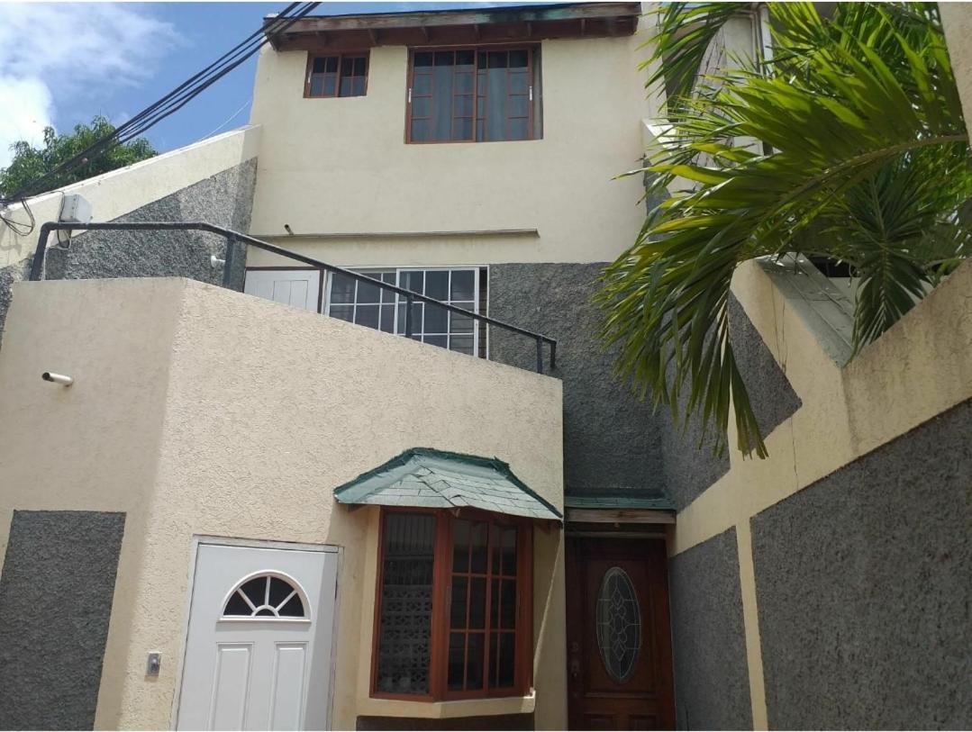 Pearl Of The City New Kingston Exterior photo